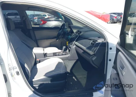 2017 Toyota Camry Se z USA, uszkodzony, nr VIN 4T1BF1FK3HU398911